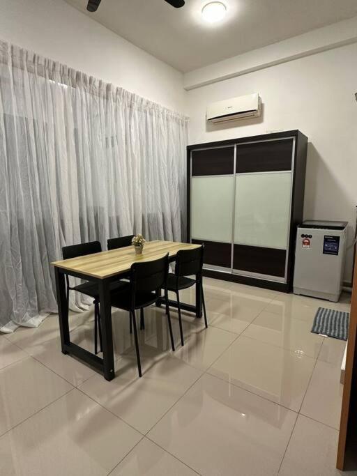 Plazio 1 Bedroom & Apartment *