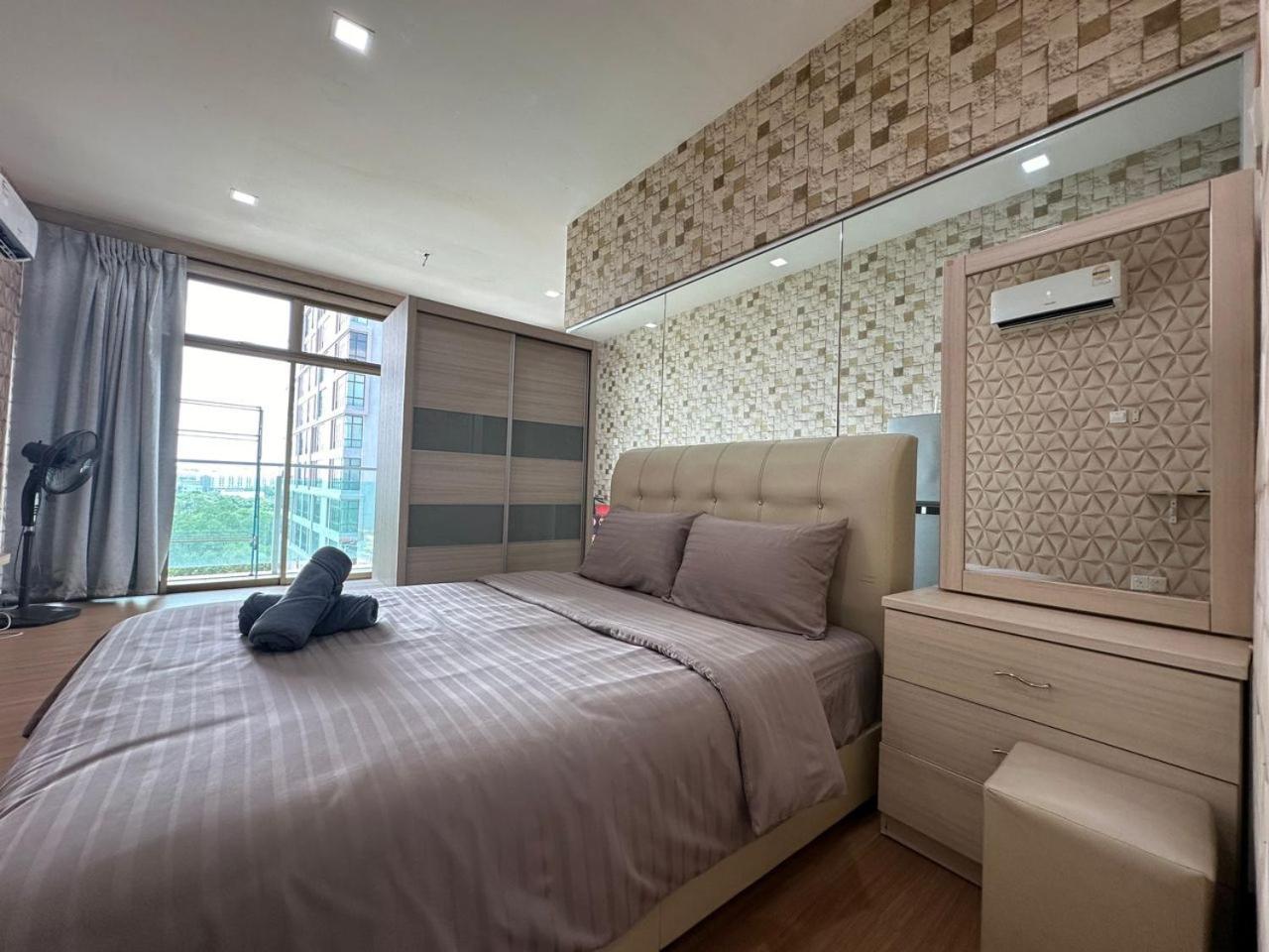 Plazio 1 Bedroom &