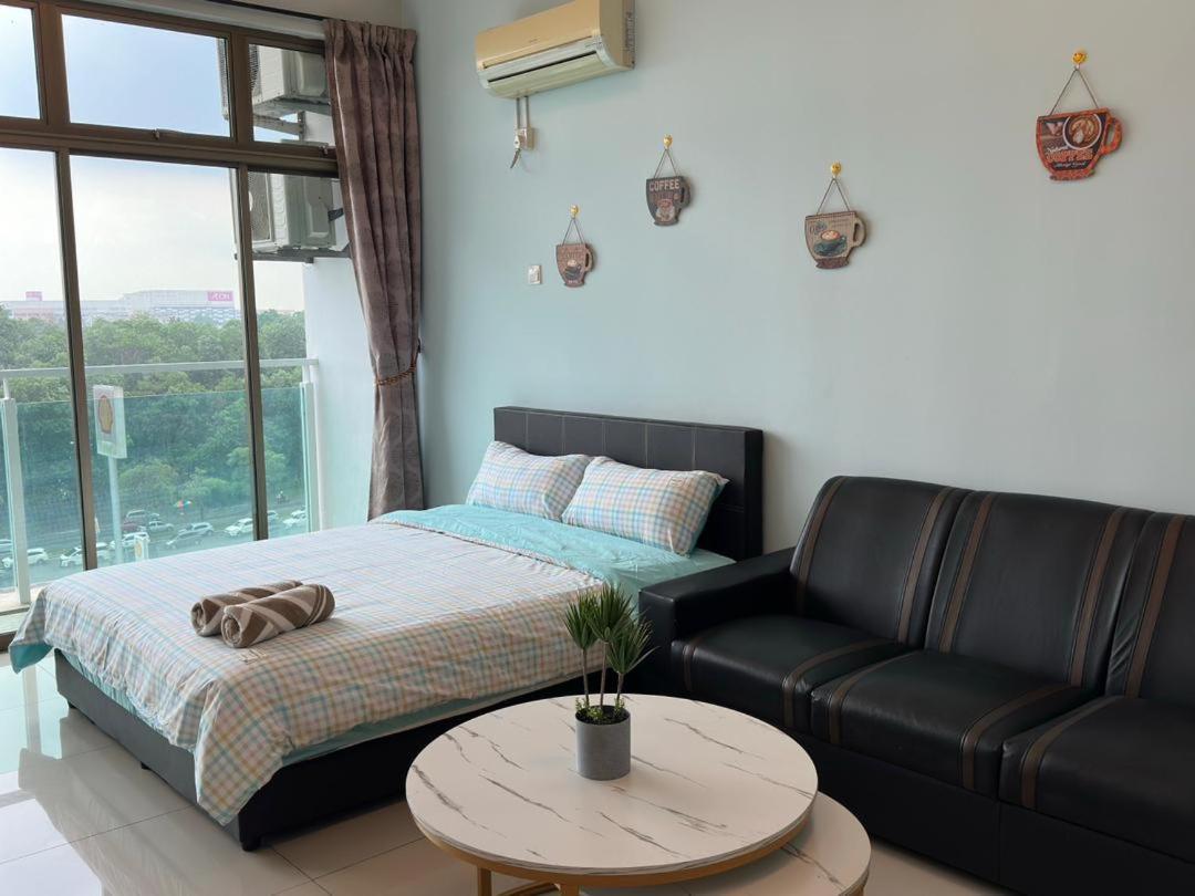 Plazio 1 Bedroom & Apartment